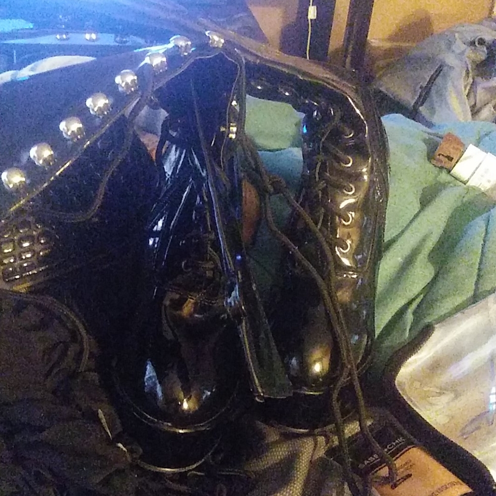 High heel boots
